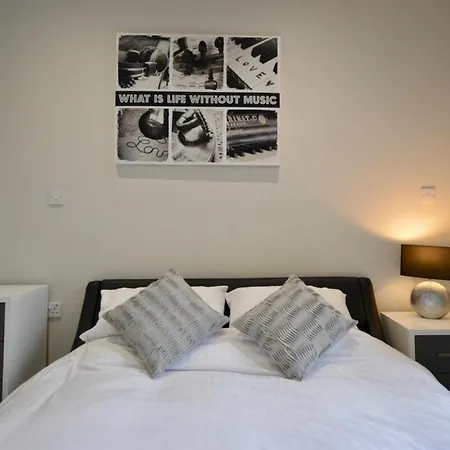 Apartment A Brand New Modern 2-bed In Bedminster